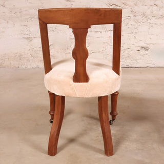 20th Century English Walnut Carved Back Dining Chair (Set of 4)
