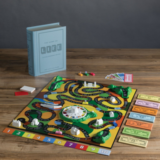 The Game of Life Vintage (Bookshelf Edition)
