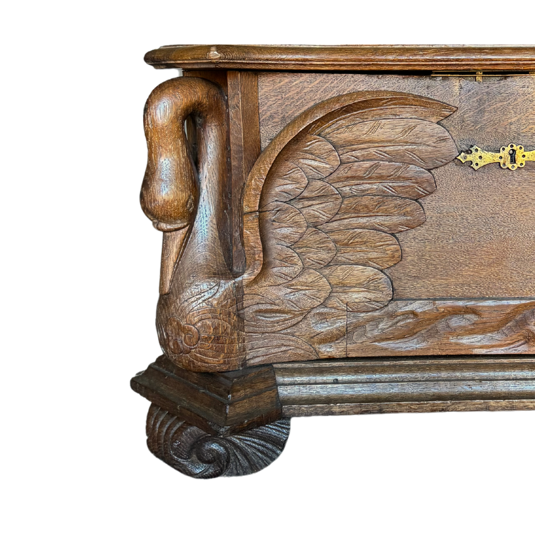 1800 French Petit Carved Swan Trunk - Thumbnail 5
