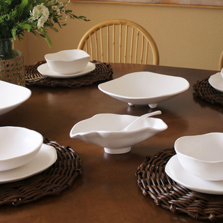 Vida Nube Small Oval Bowl with Spoon (White) by Beatriz Ball
