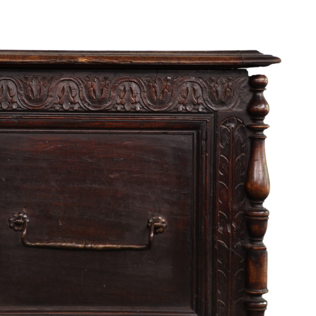 17th Century French Carved Trunk - Thumbnail 5