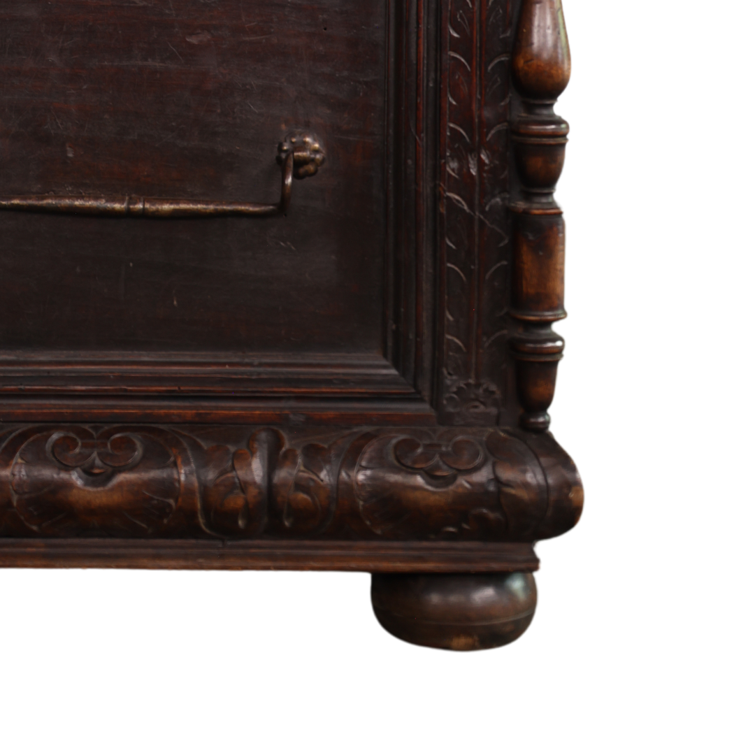 17th Century French Carved Trunk - Thumbnail 4