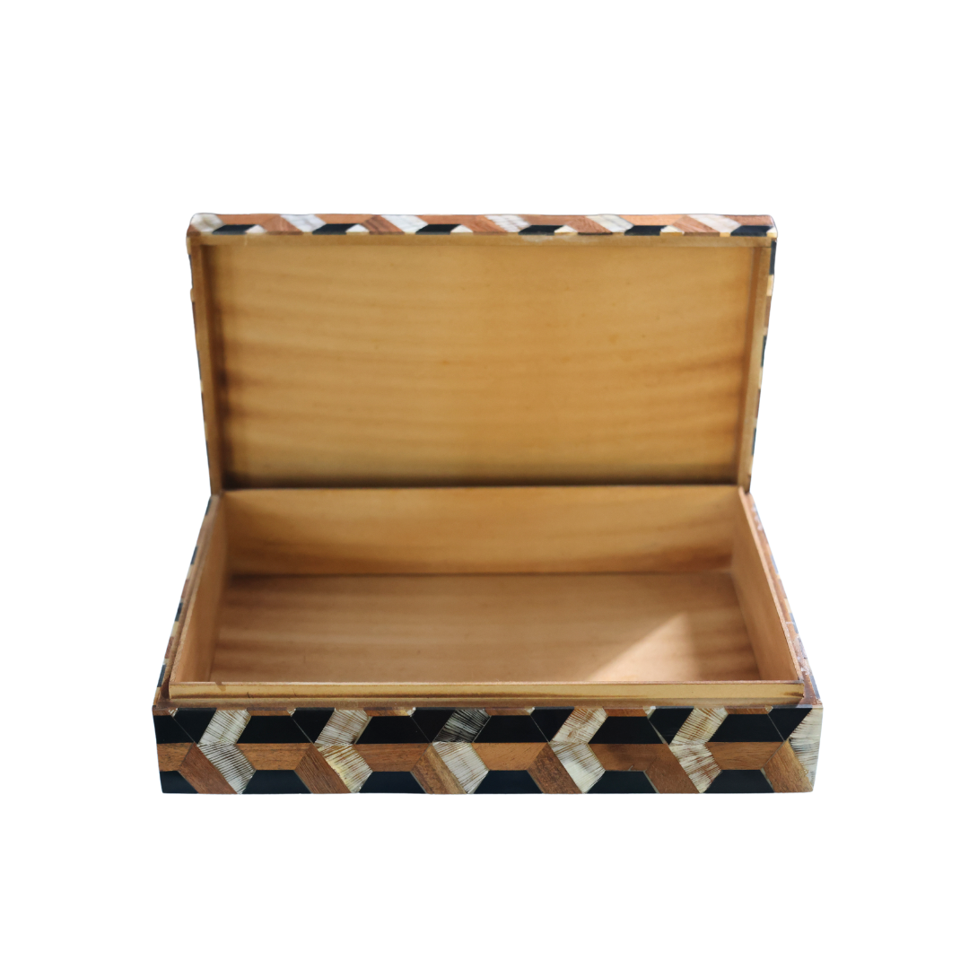 Bone Box with Horn Carving - Thumbnail 3