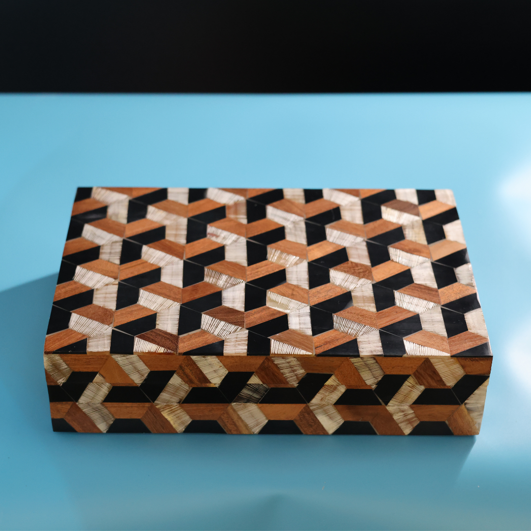 Bone Box with Horn Carving - Thumbnail 4