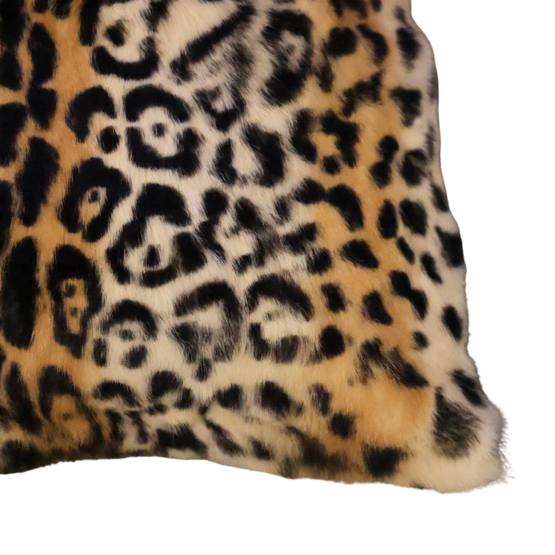 Leopard Pillow - Thumbnail 2