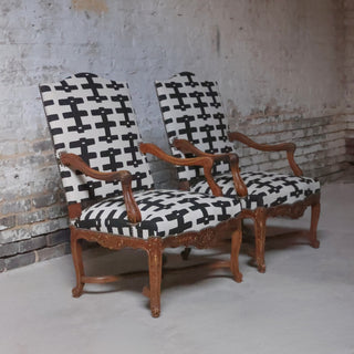 19th Century French Walnut Curved Back Armchair (Set of 2)
