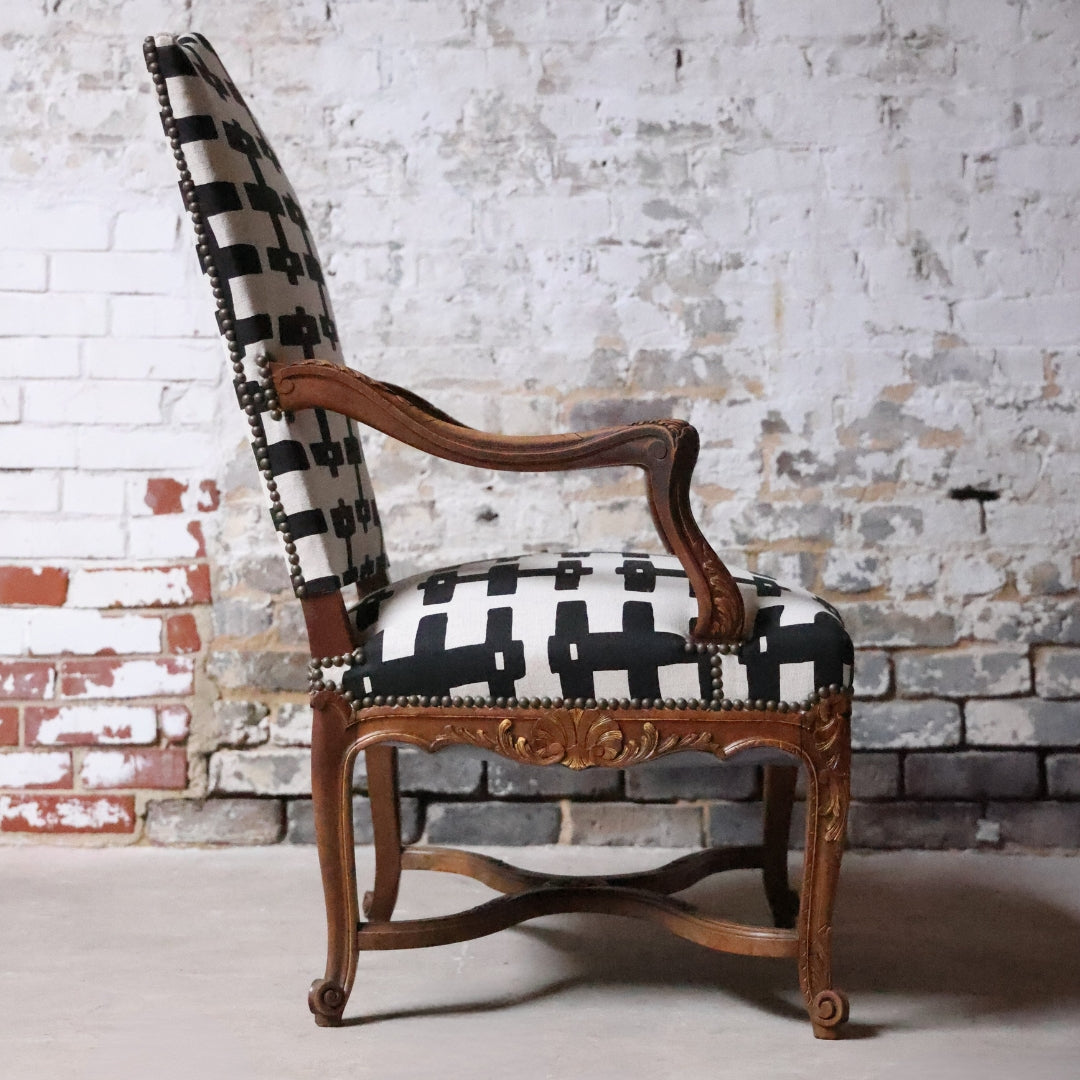 19th Century French Walnut Curved Back Armchair (Set of 2) - Thumbnail 3