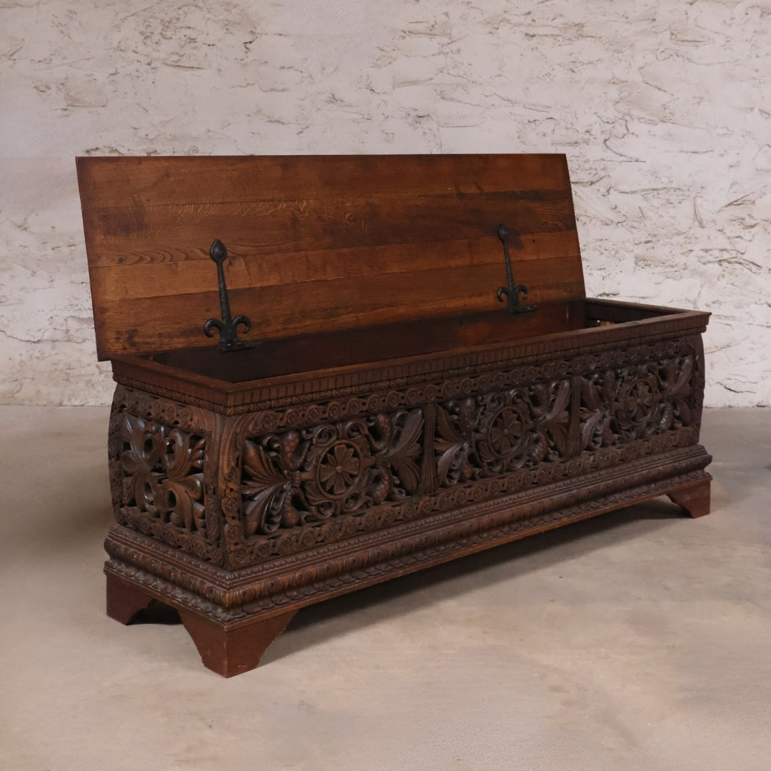 19th Century Italian Carved Oak Cassapanca