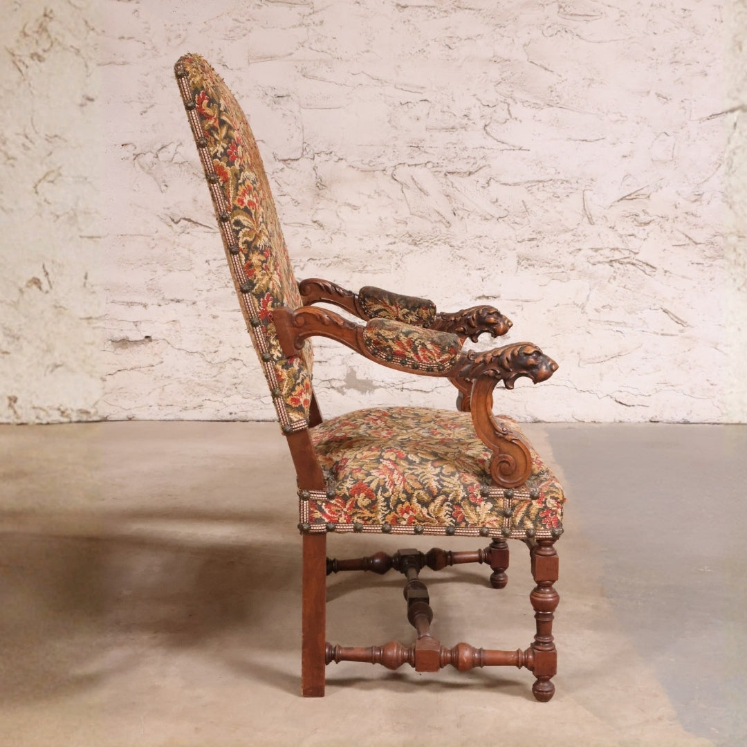 18th Century English Walnut Armchair - Thumbnail 3