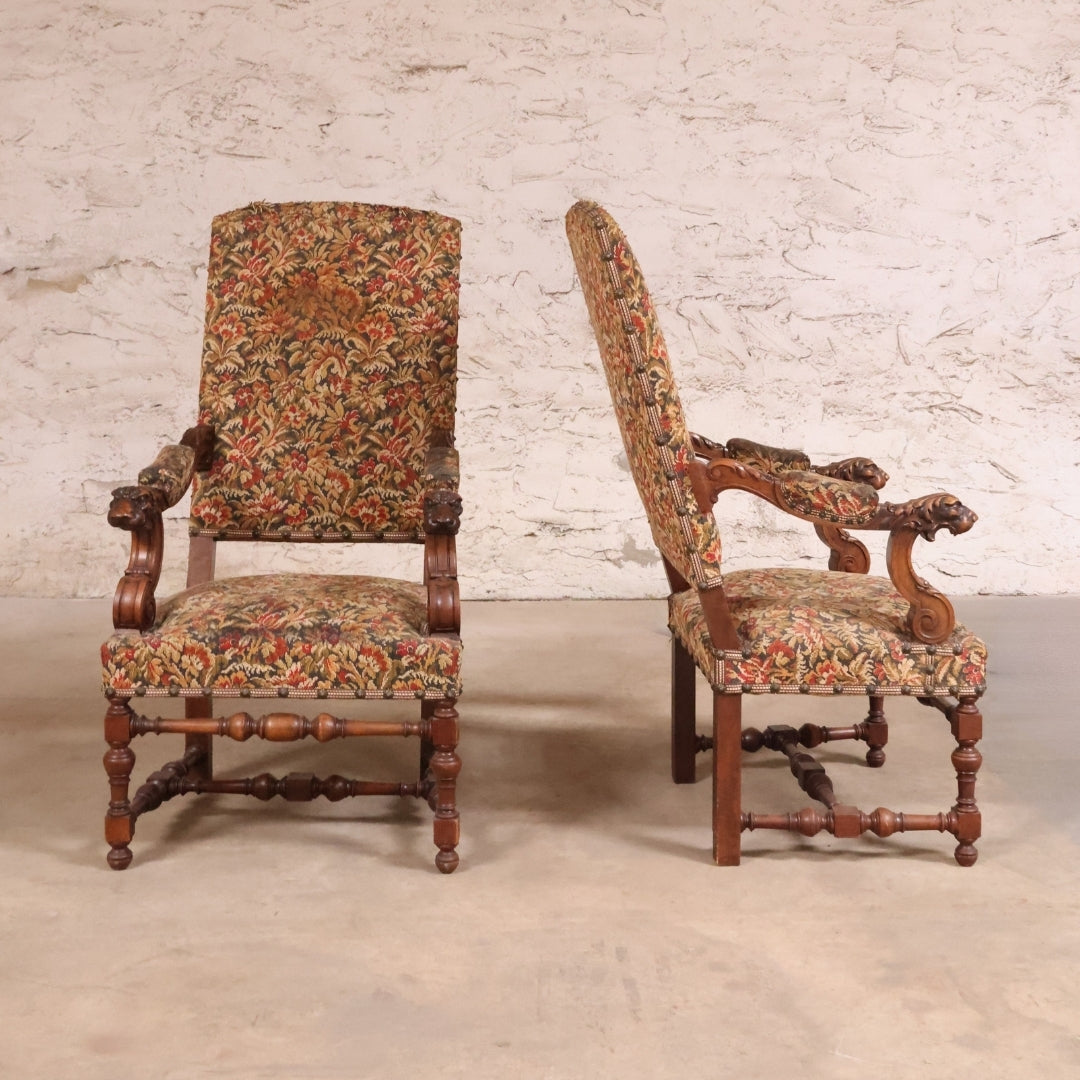 18th Century English Walnut Armchair - Thumbnail 2