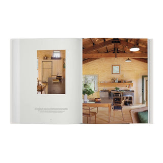 At Home in Nature: American Country Interiors

