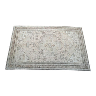 5.8 x 9 Area Rug
